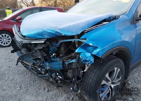 2018 Toyota Rav4 Le z USA, uszkodzony, nr VIN JTMZFREV0JJ178534